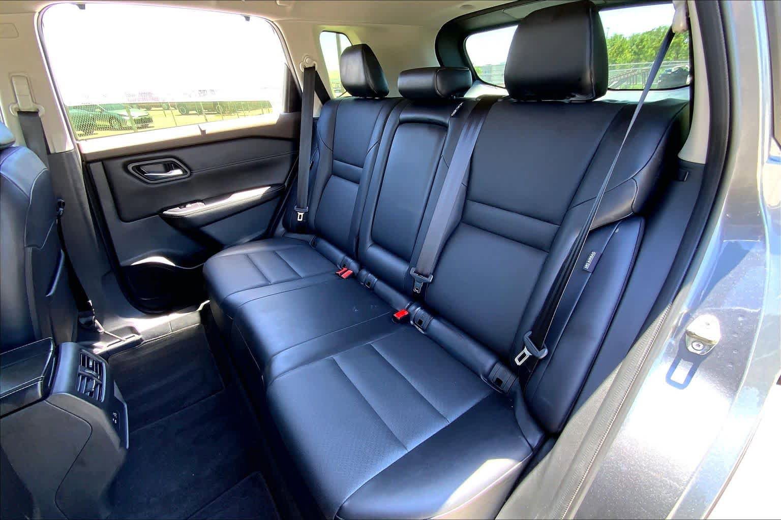 Used 2023 Nissan Rogue SV w/ SV Premium B Package FWD image 20