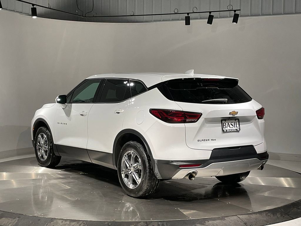 Used 2025 Chevrolet Blazer LT image 13