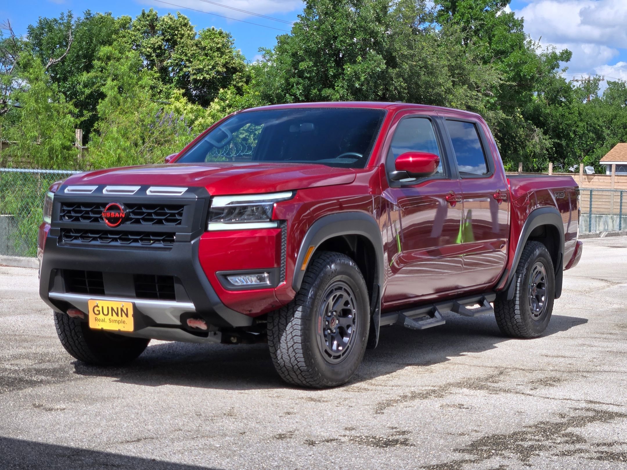 Used 2025 Nissan Frontier PRO-4X w/ Tow Package AWD/4WD image 8
