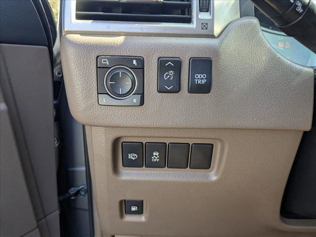 Used 2016 Lexus GX 460 image 11