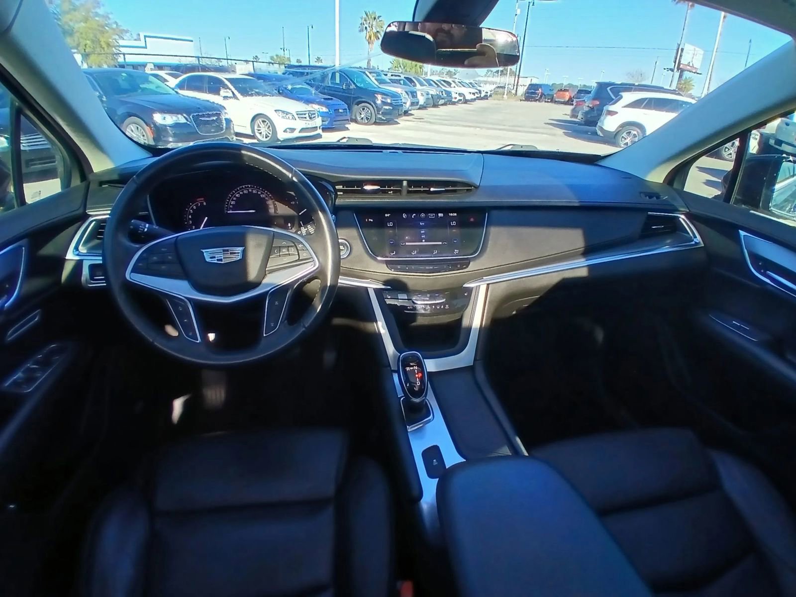 Used 2017 Cadillac XT5 Luxury w/ Driver Awareness Package image 26