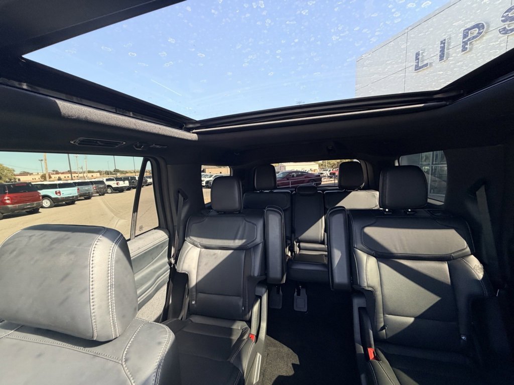 Used 2025 Ford Expedition Platinum w/ Stealth Appearance Package image 33