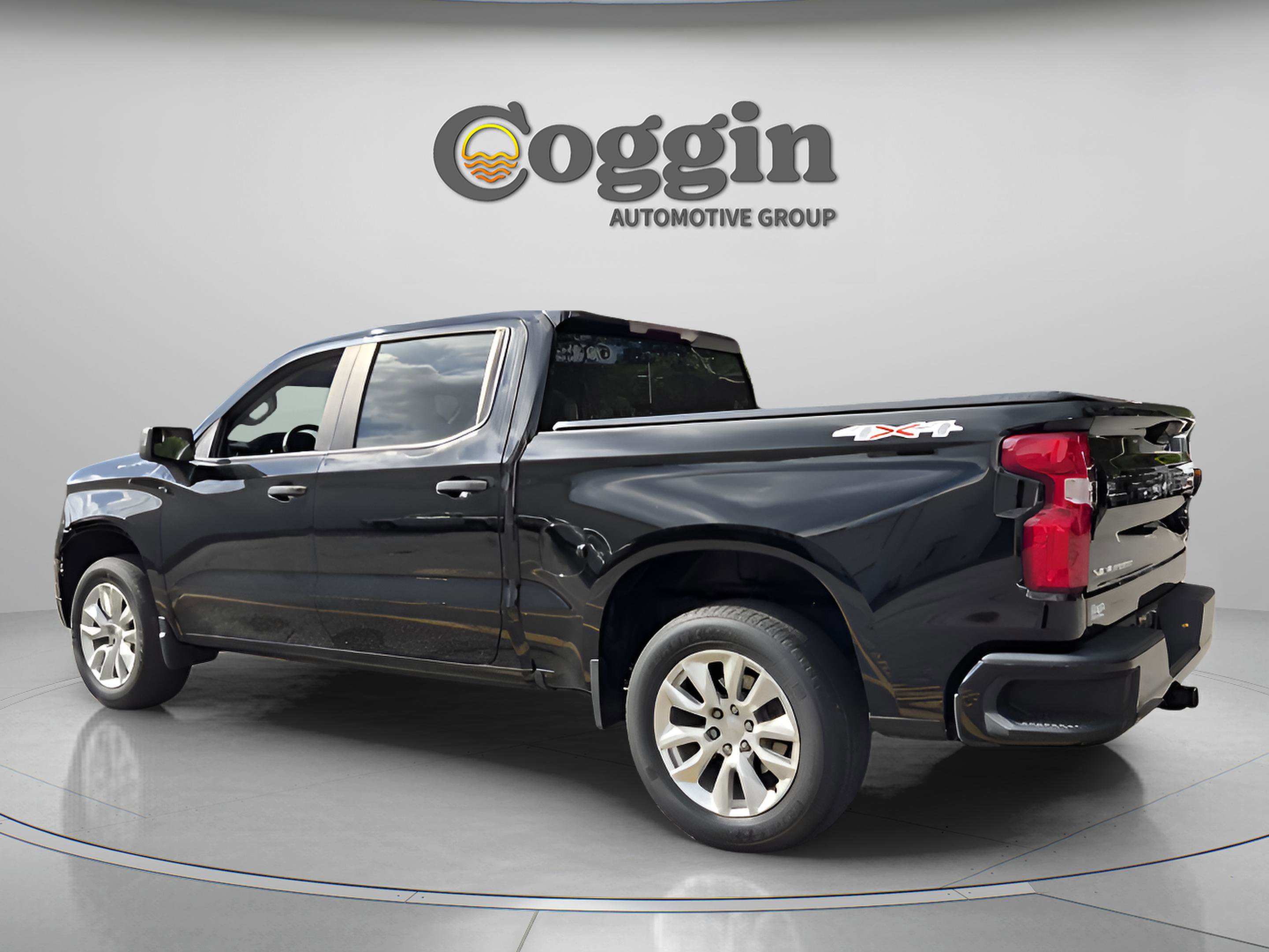 Used 2023 Chevrolet Silverado 1500 Custom AWD/4WD image 3