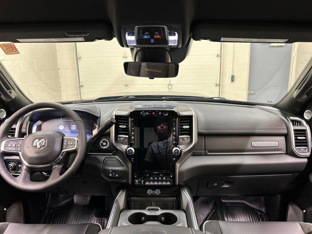 New 2026 RAM 4500 4x4 Crew Cab DRW w/ Laramie Trim Package image 17