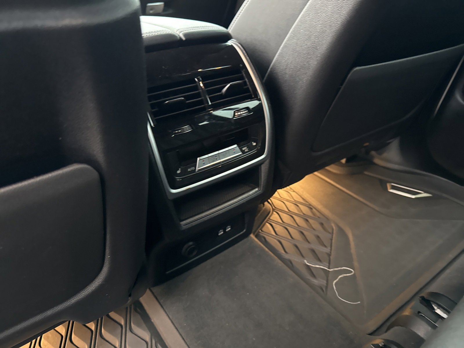 Certified 2023 BMW X7 xDrive40i w/ Executive Package image 13