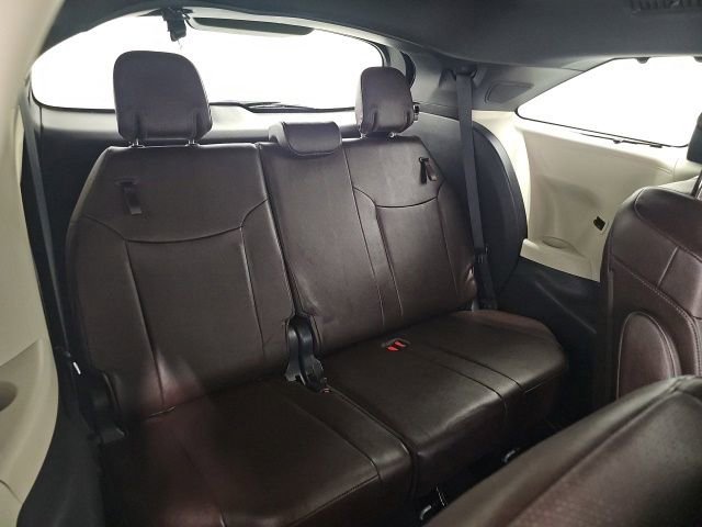 Certified 2022 Toyota Sienna Platinum FWD image 35