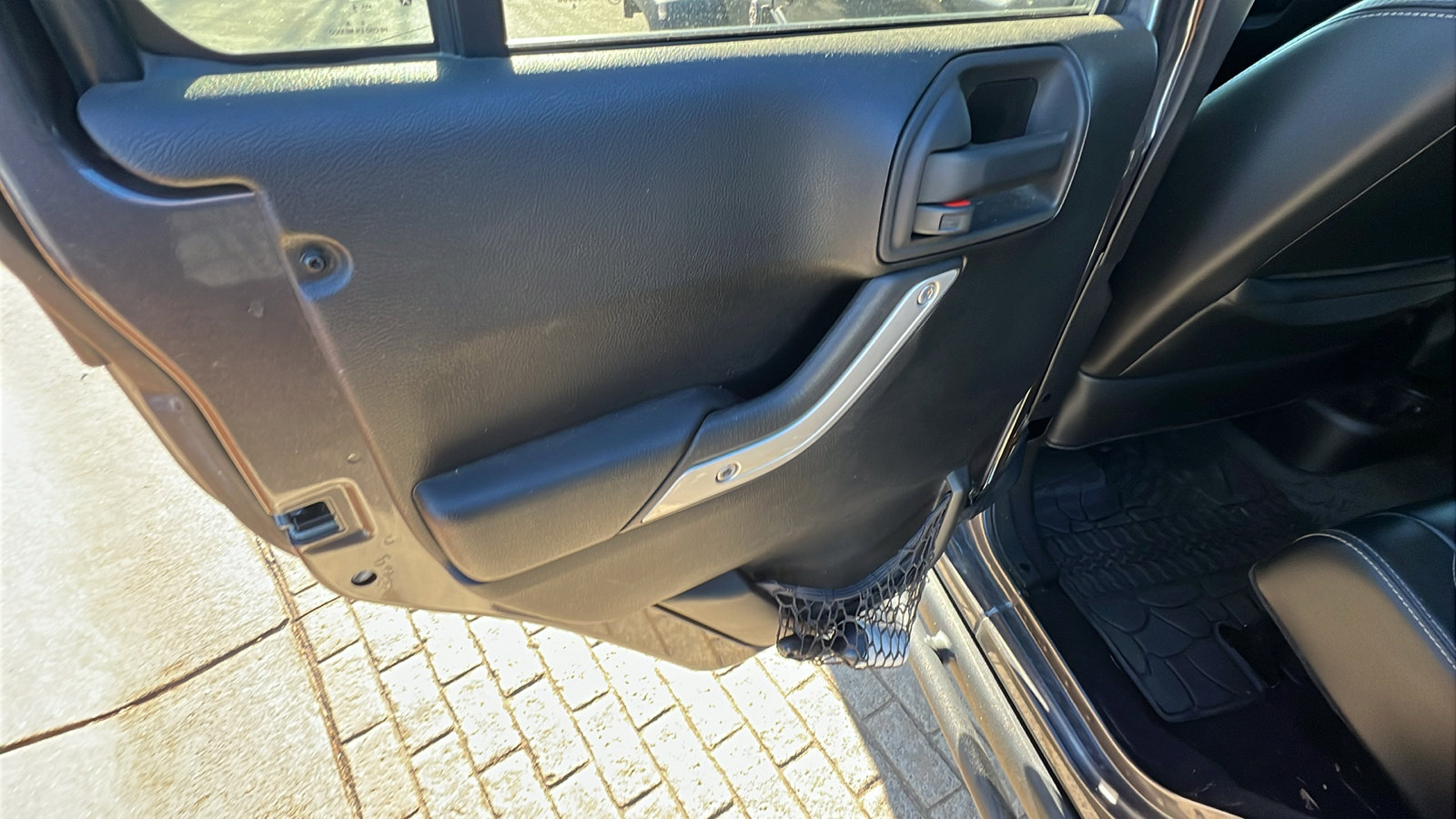 Used 2014 Jeep Wrangler Unlimited Rubicon image 22