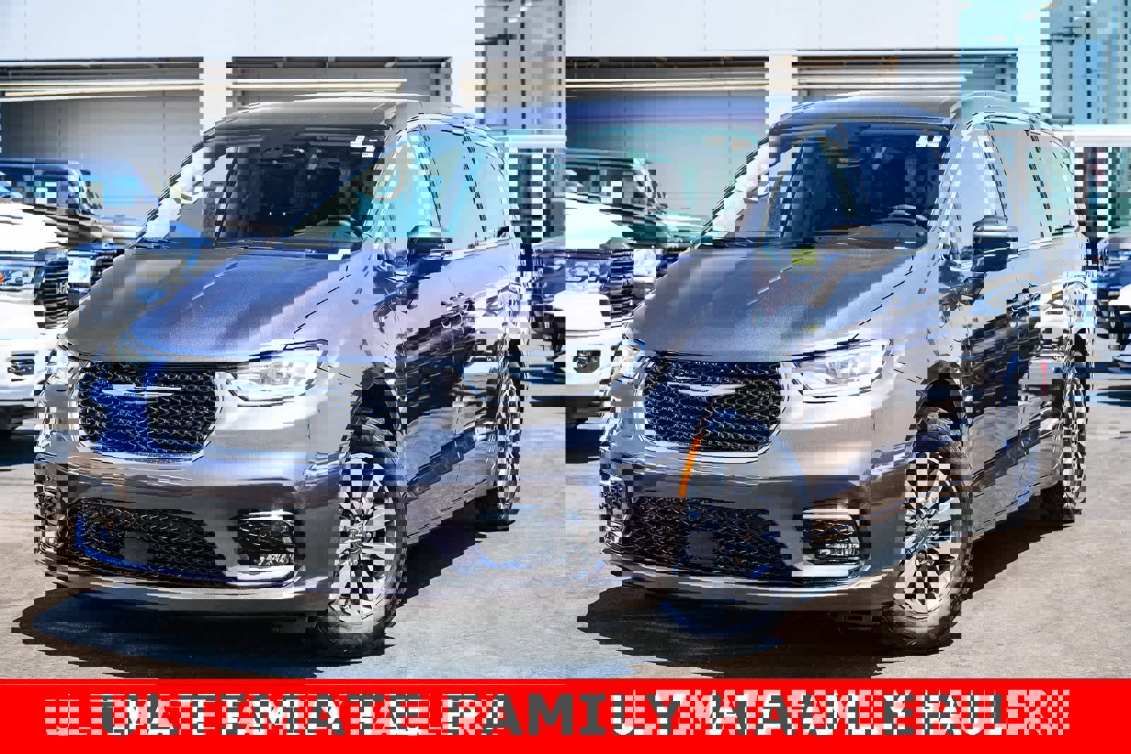 Used 2022 Chrysler Pacifica Touring-L w/ Uconnect Theater Family Group image 1