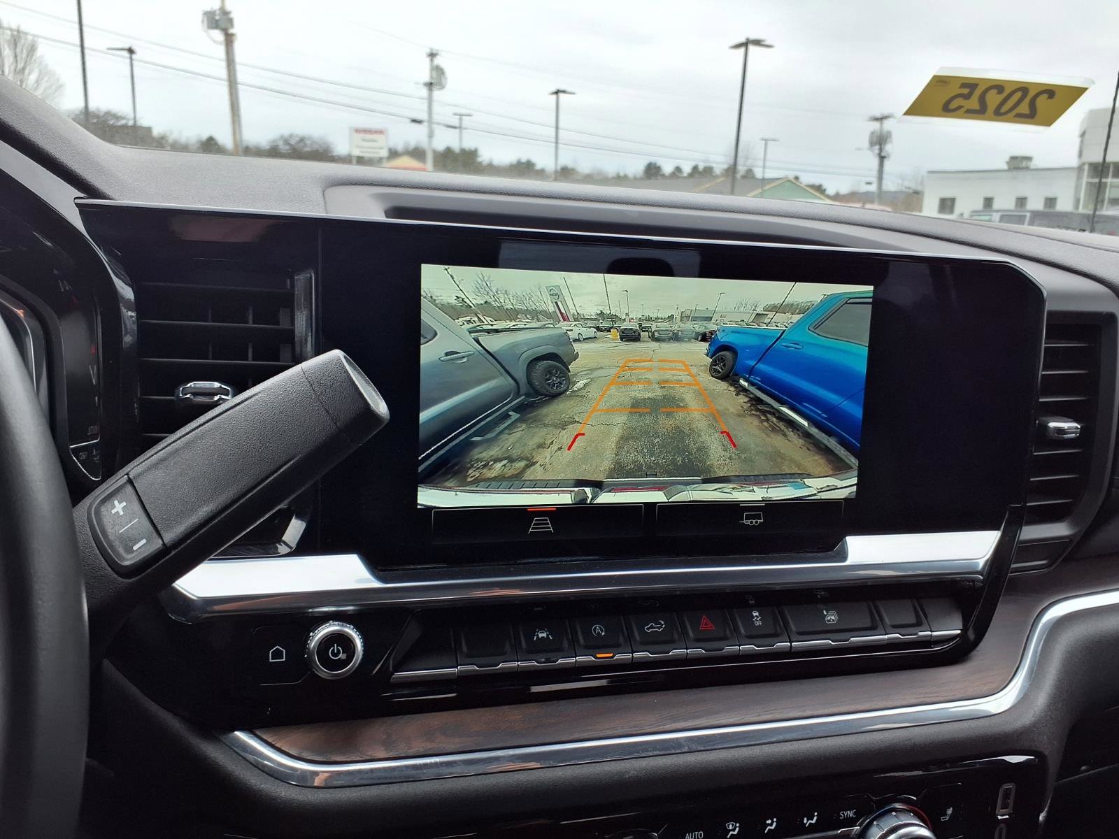 Used 2025 GMC Sierra 1500 SLT AWD/4WD image 10