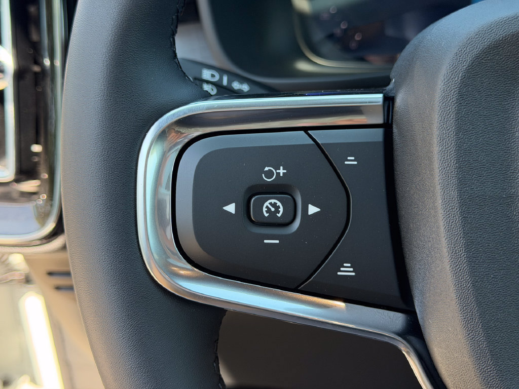 New 2026 Volvo XC40 B5 Ultra w/ Protection Package Premier AWD/4WD image 19