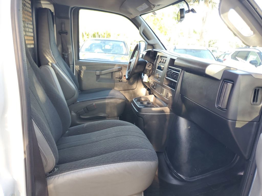 Used 2024 Chevrolet Express 2500 w/ Driver Convenience Package RWD image 8