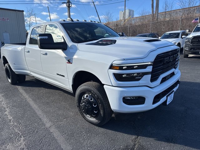 New 2026 RAM 3500 Laramie AWD/4WD image 13