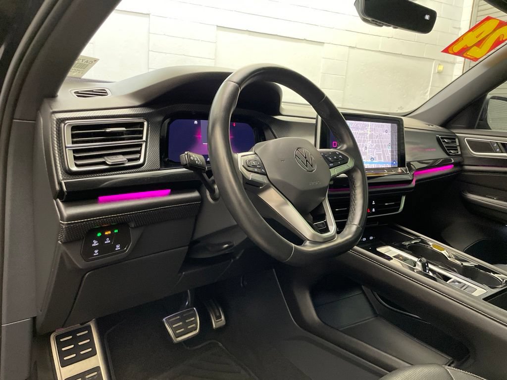 Used 2024 Volkswagen Atlas Cross Sport SEL R-Line AWD/4WD image 12