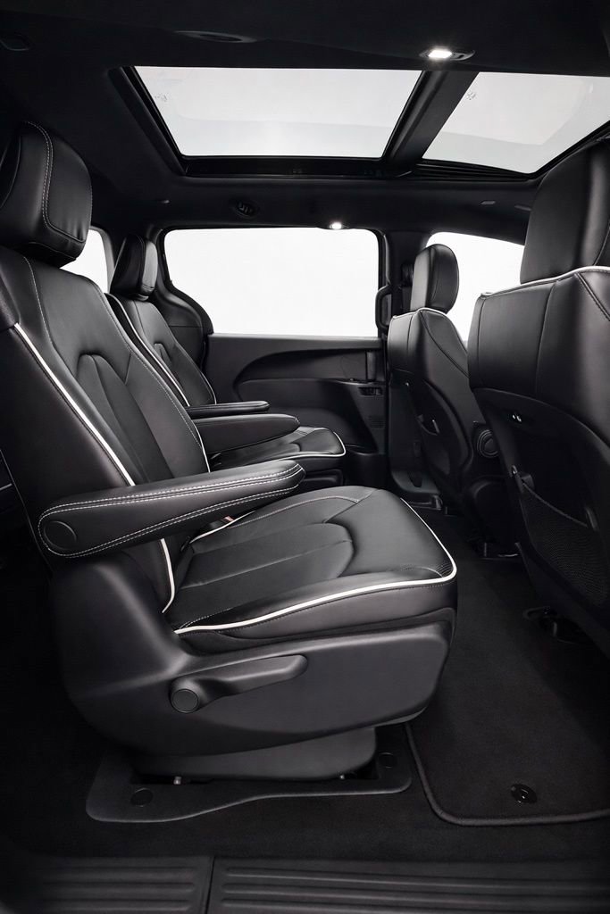 Used 2023 Chrysler Pacifica Limited w/ S Appearance Package image 19