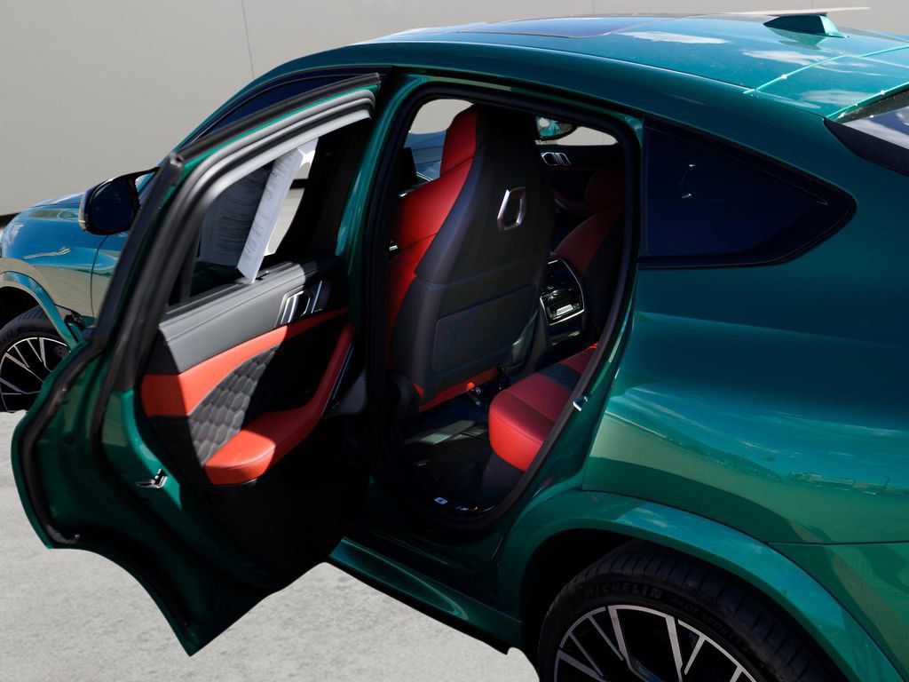 Used 2025 BMW X6 M Competition w/ Executive Package image 29