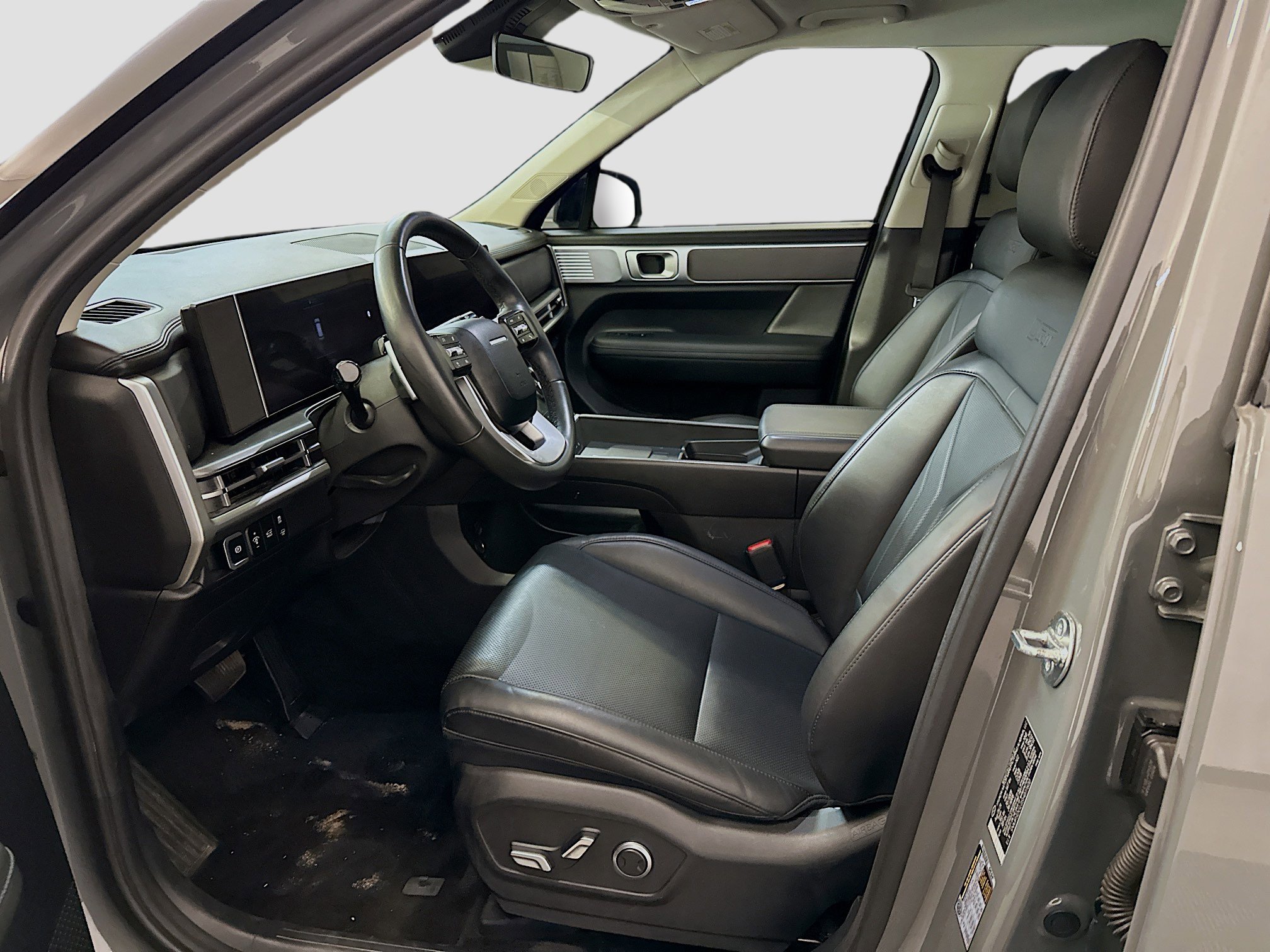 Used 2025 Hyundai Santa Fe XRT image 13