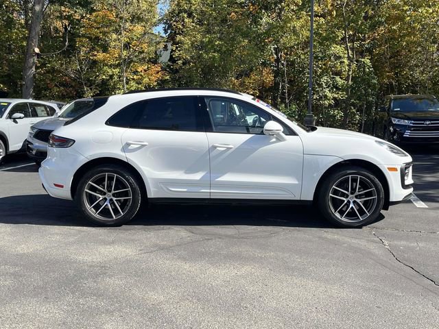 Used 2023 Porsche Macan Turbo image 2