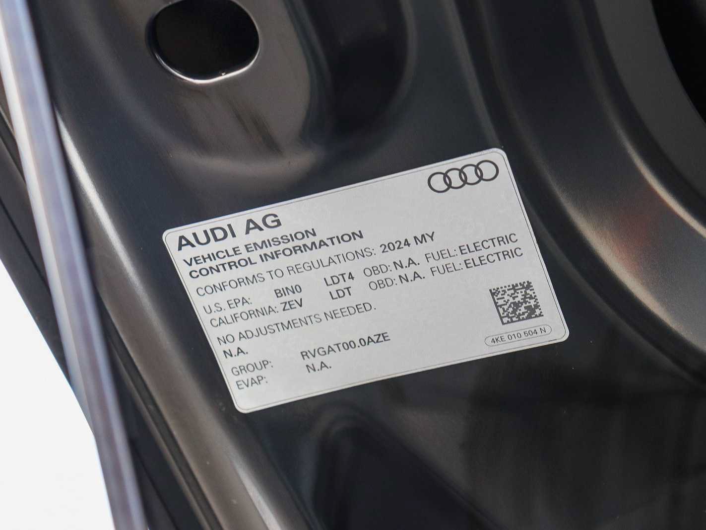 Used 2024 Audi Q8 e-tron Premium AWD/4WD image 26