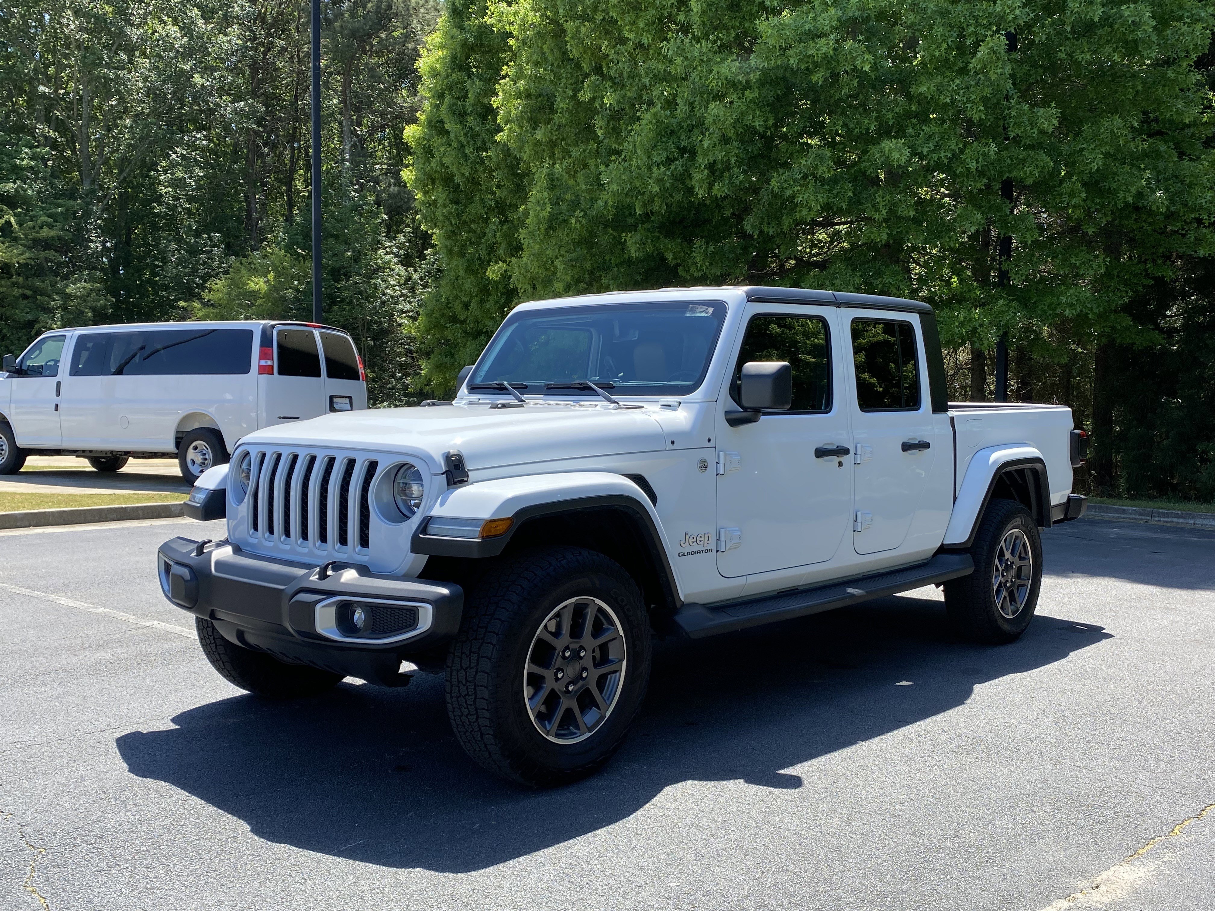 Used 2020 Jeep Gladiator Overland AWD/4WD image 5