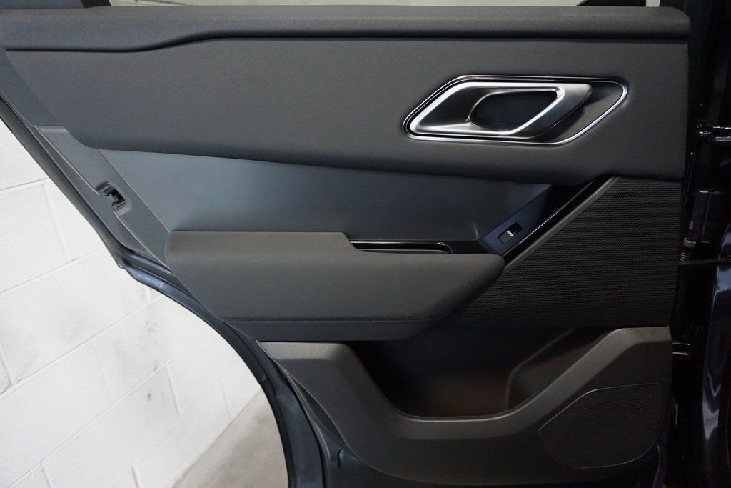 Used 2025 Land Rover Range Rover Velar Dynamic SE image 28