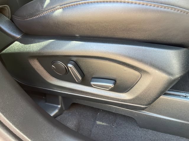 Used 2023 Ford Explorer XLT w/ Equipment Group 202A AWD/4WD image 37