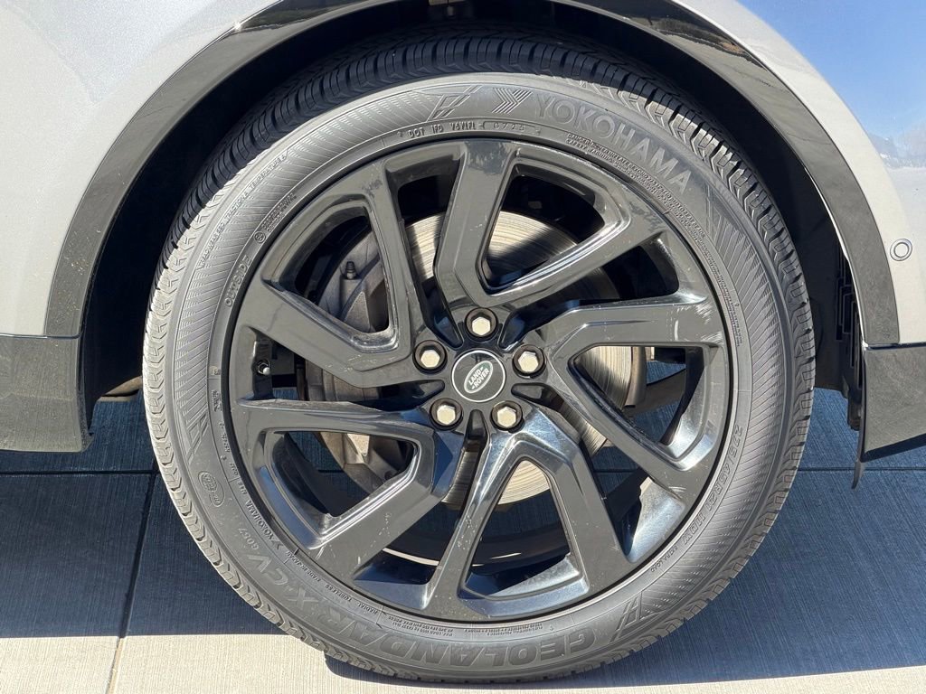 Used 2021 Land Rover Discovery S R-Dynamic image 5