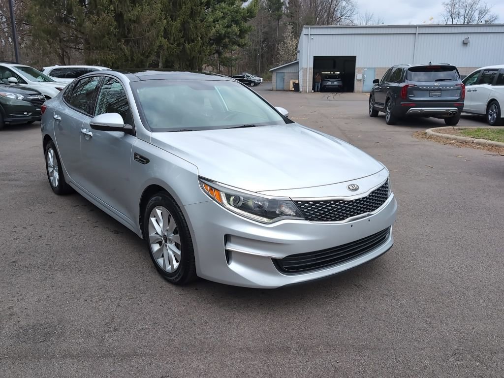 Used 2018 Kia Optima EX w/ Premium Package FWD image 2
