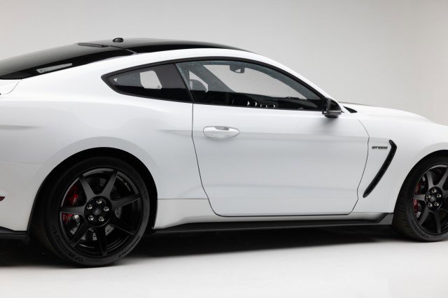 Used 2017 Ford Mustang Shelby GT350R w/ GT350R Equipment Group 920A image 35