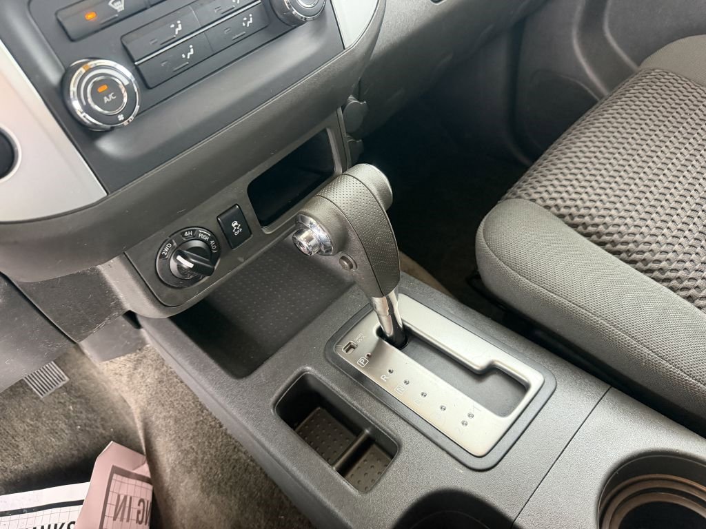 Used 2015 Nissan Frontier SV image 17