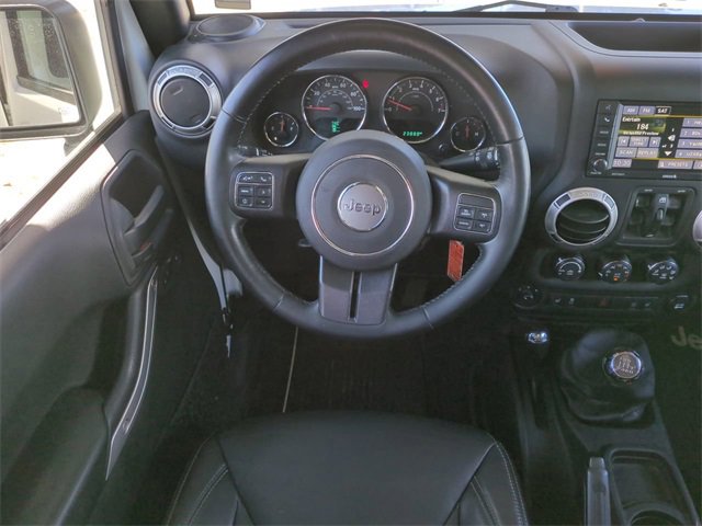 Used 2017 Jeep Wrangler Unlimited Sahara w/ Connectivity Group image 17