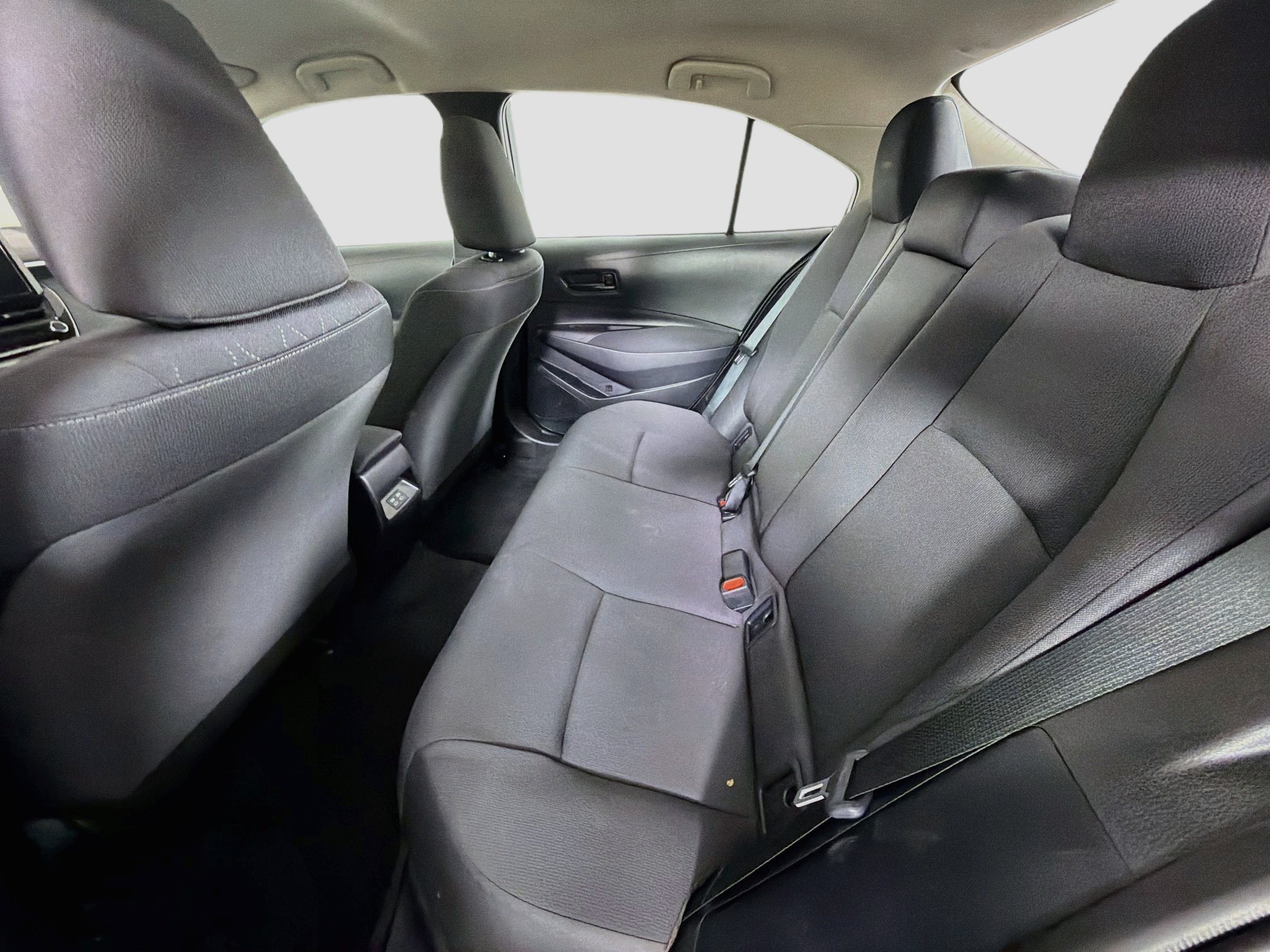 Used 2025 Toyota Corolla LE FWD image 25