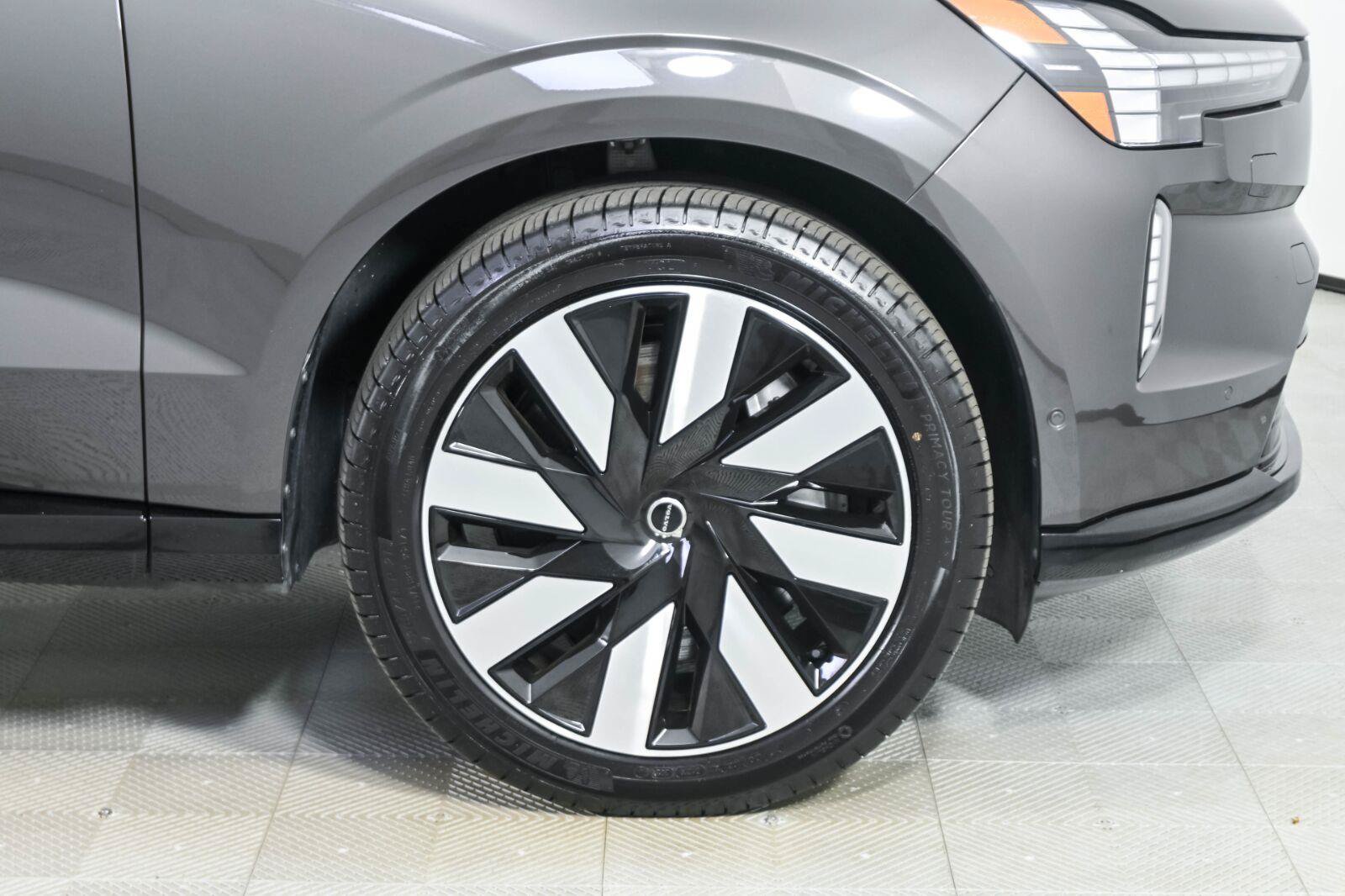 Used 2025 Volvo EX90 Ultra AWD/4WD image 39