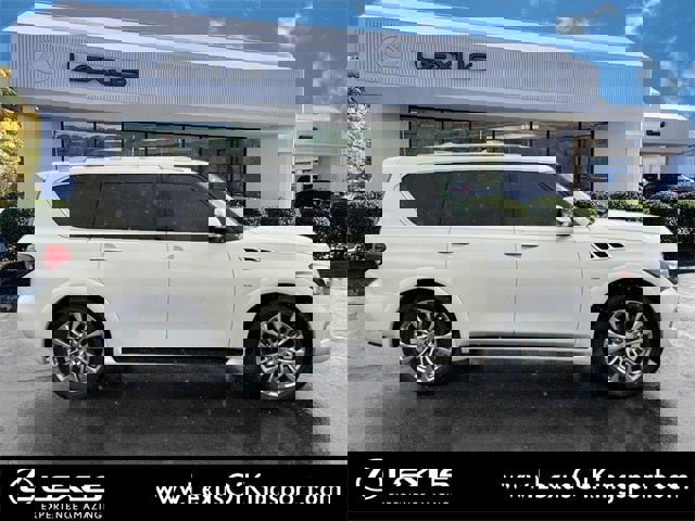 Used 2016 INFINITI QX80 4WD w/ Deluxe Technology Package image 6