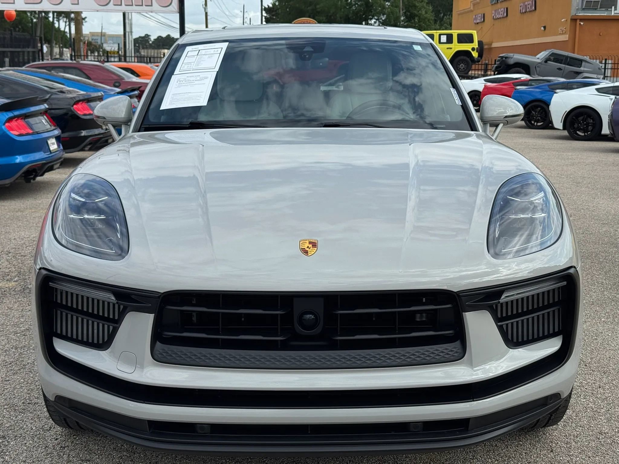 Used 2022 Porsche Macan S w/ Premium Package Plus AWD/4WD image 2