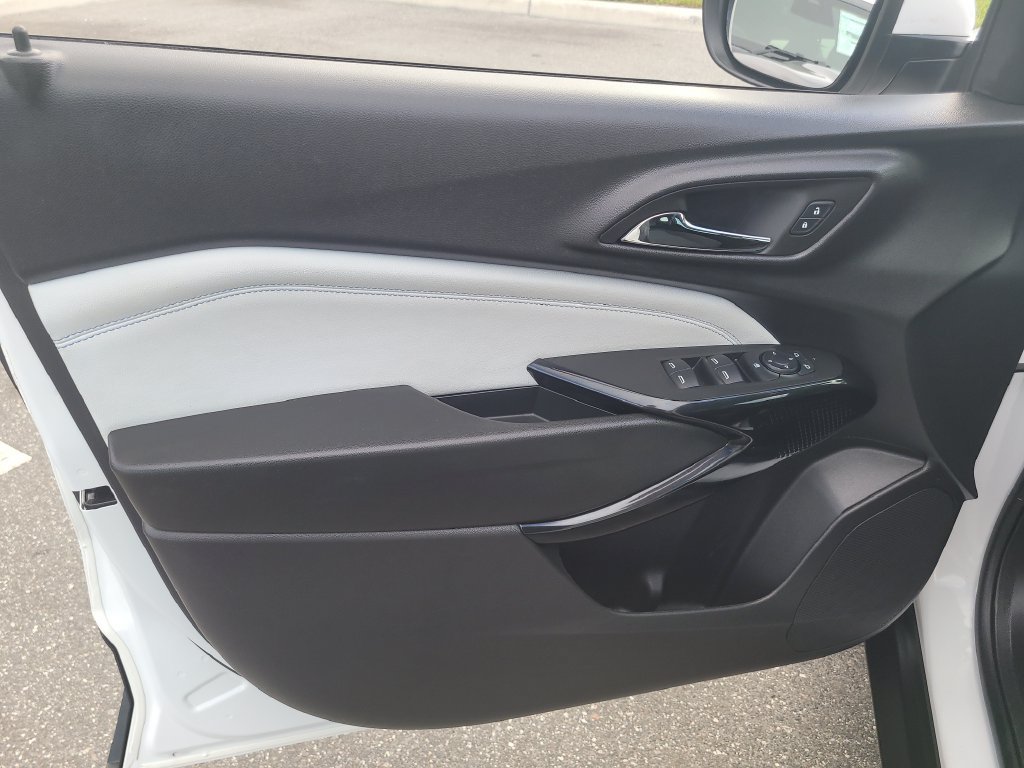 Used 2025 Chevrolet Trax LT FWD image 17