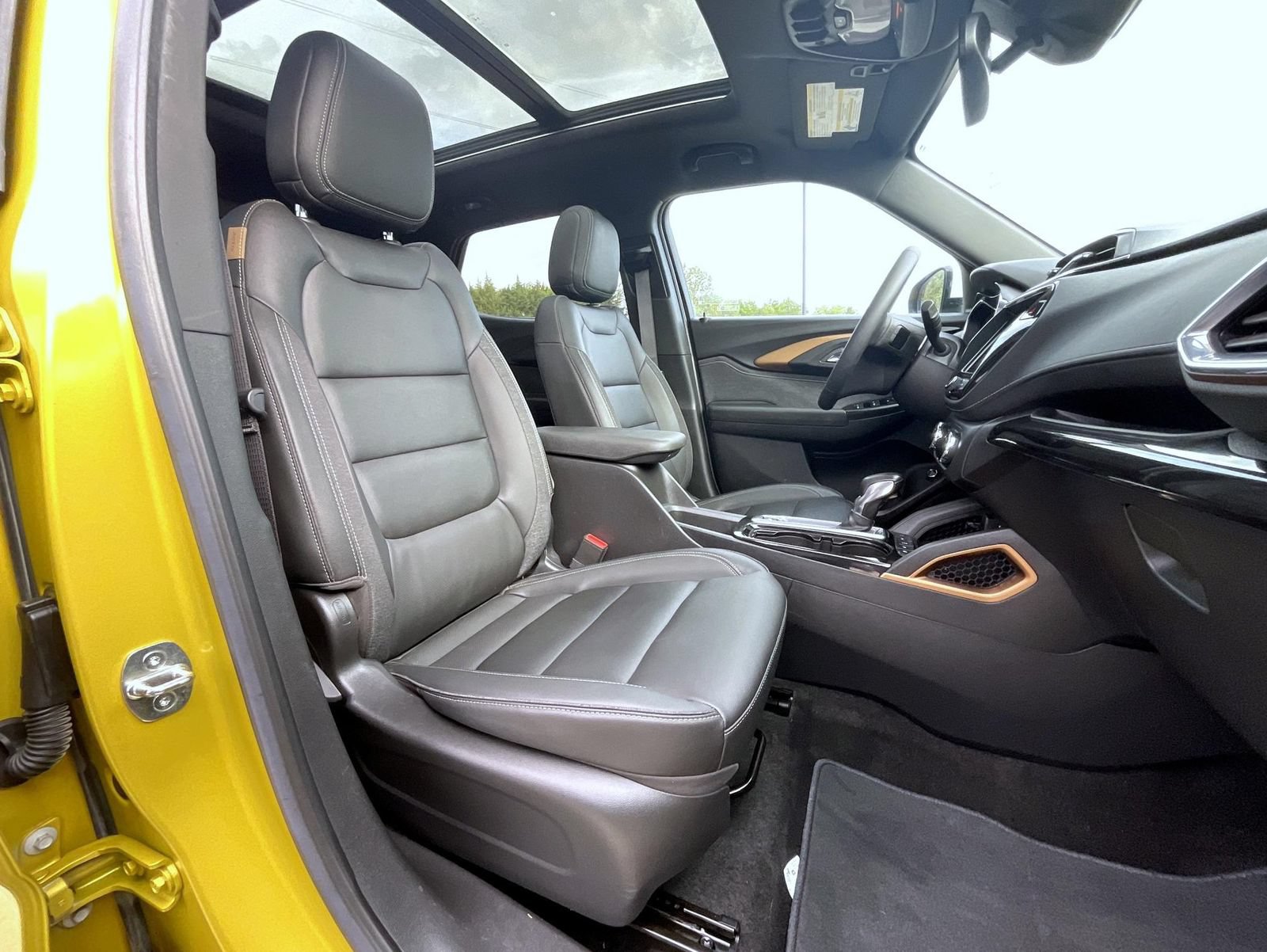 Used 2023 Chevrolet TrailBlazer ACTIV w/ Sun and Liftgate Package FWD image 16