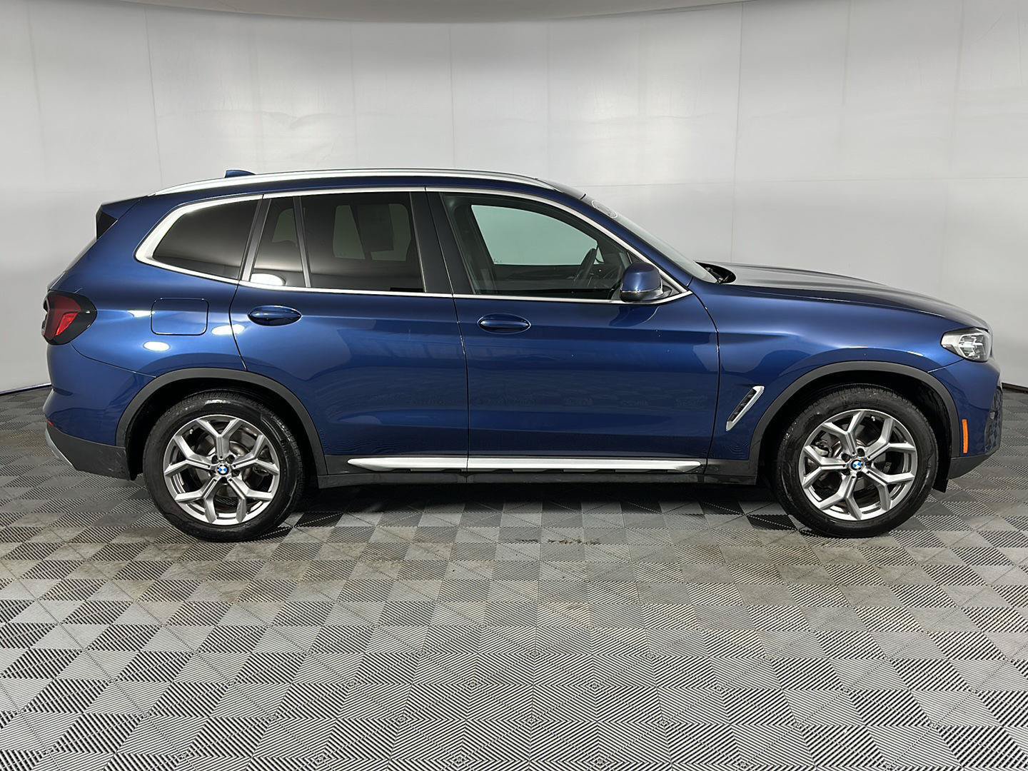 Used 2024 BMW X3 xDrive30i w/ Premium Package AWD/4WD image 29