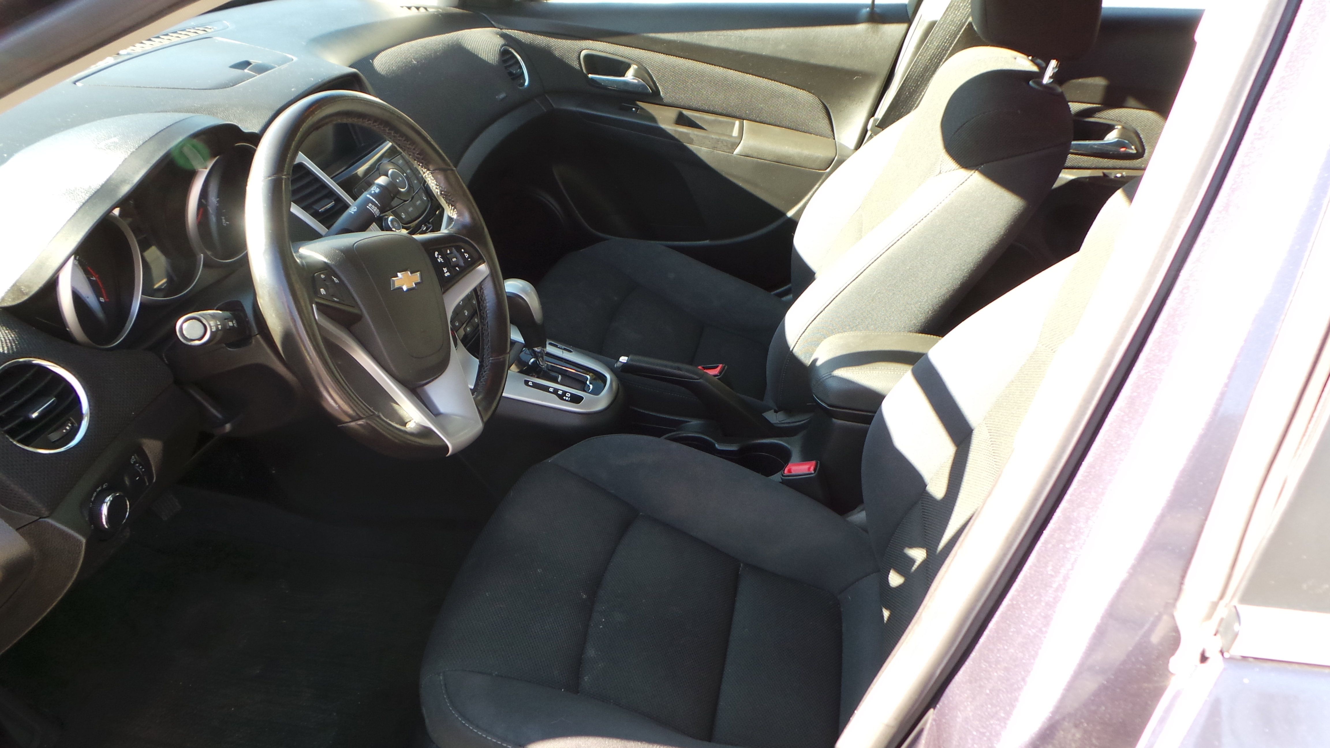 Used 2014 Chevrolet Cruze LT image 9