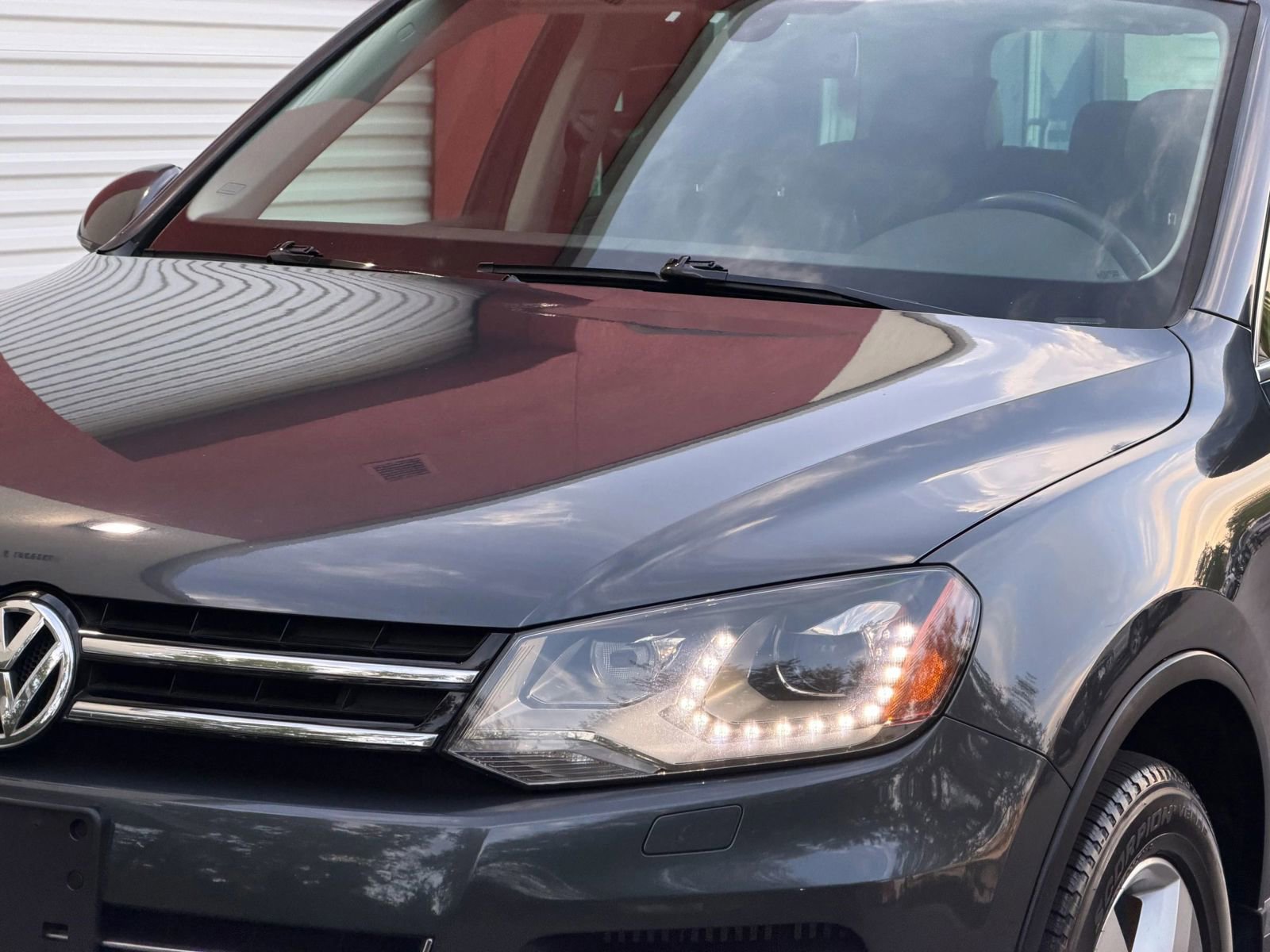 Used 2012 Volkswagen Touareg Sport AWD/4WD image 34