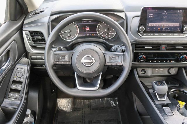Used 2024 Nissan Rogue SV AWD/4WD image 18