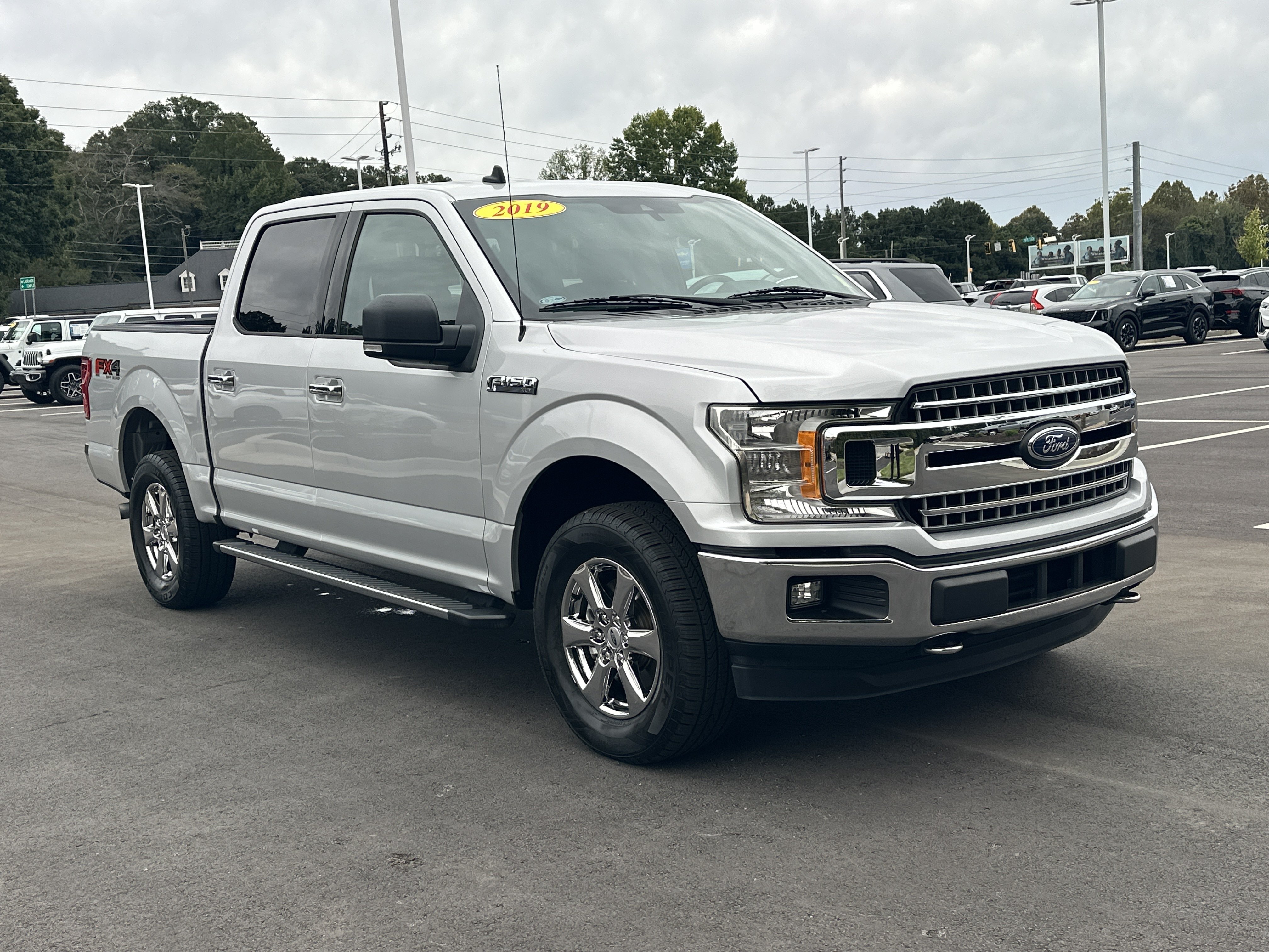 Used 2019 Ford F150 XLT w/ Equipment Group 302A Luxury AWD/4WD image 2