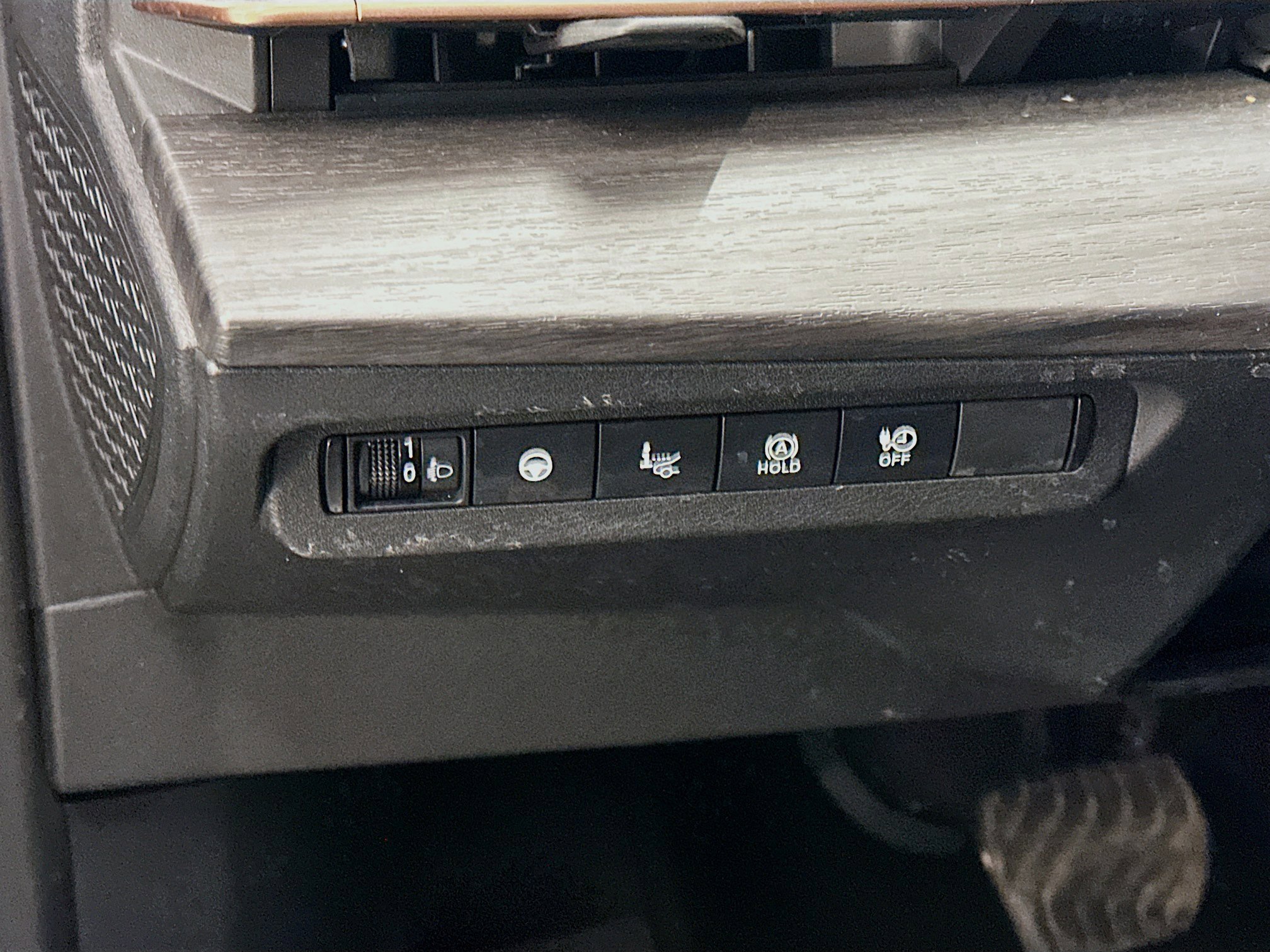 Used 2024 Nissan Ariya AWD image 17