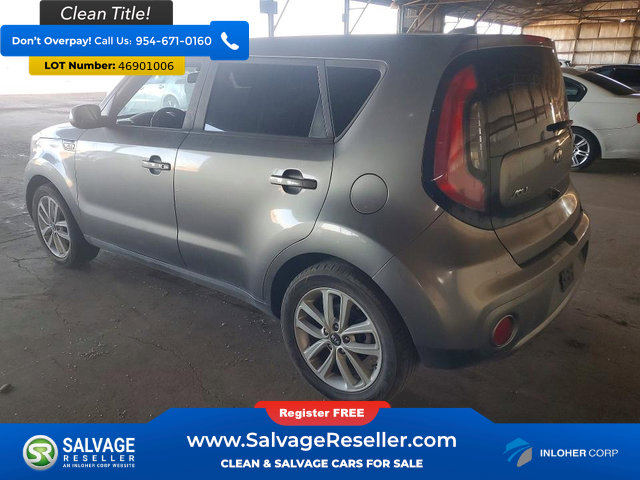 Used 2017 Kia Soul + image 3