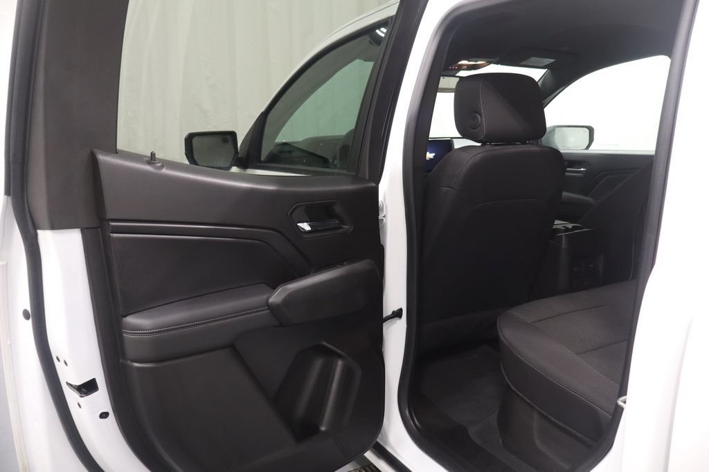 Used 2023 Chevrolet Colorado LT w/ LT Convenience Package II AWD/4WD image 13