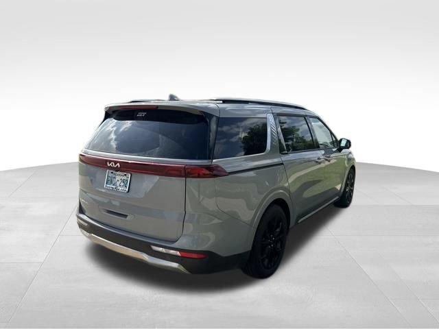 Certified 2024 Kia Carnival SX FWD image 3