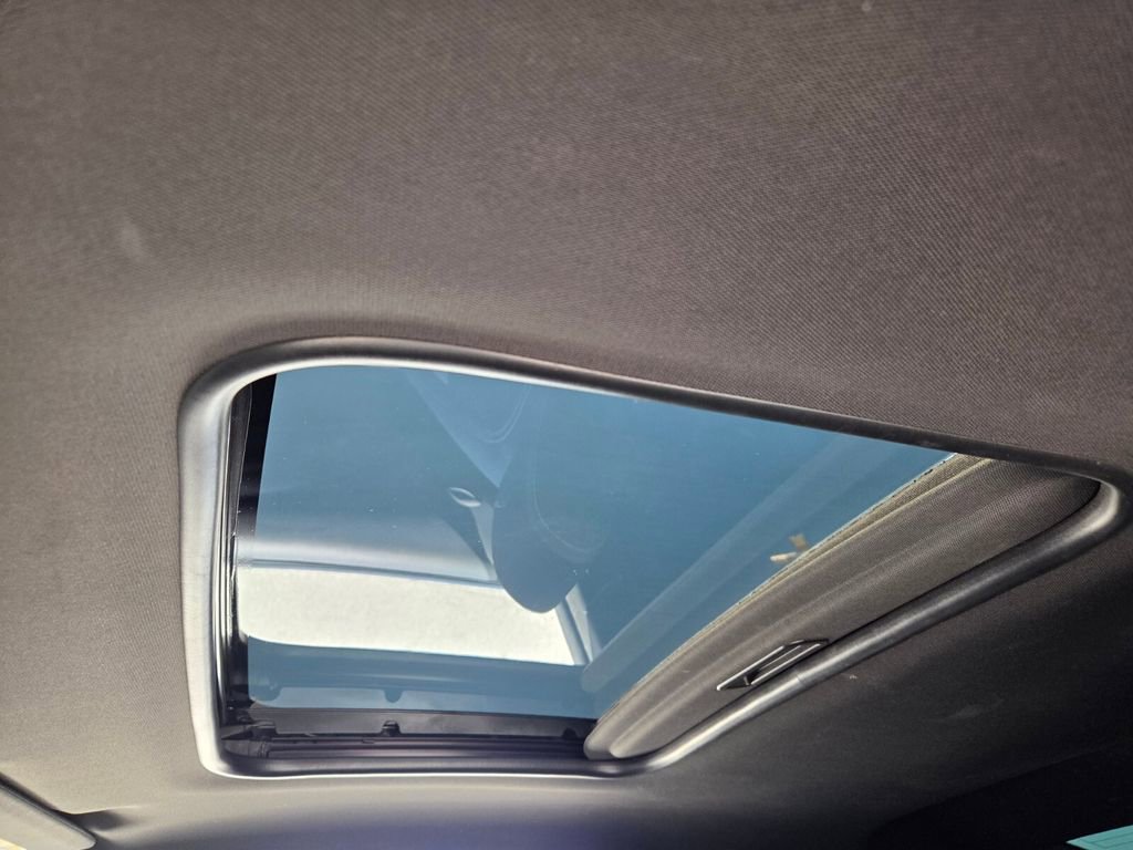 Used 2022 Chevrolet Camaro LT w/ RS Package image 7