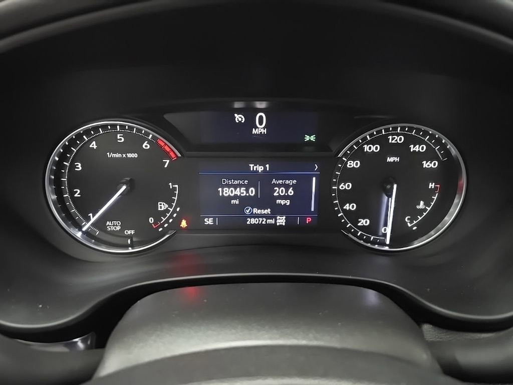 Used 2023 Cadillac XT4 Luxury w/ Cold Weather Package image 22