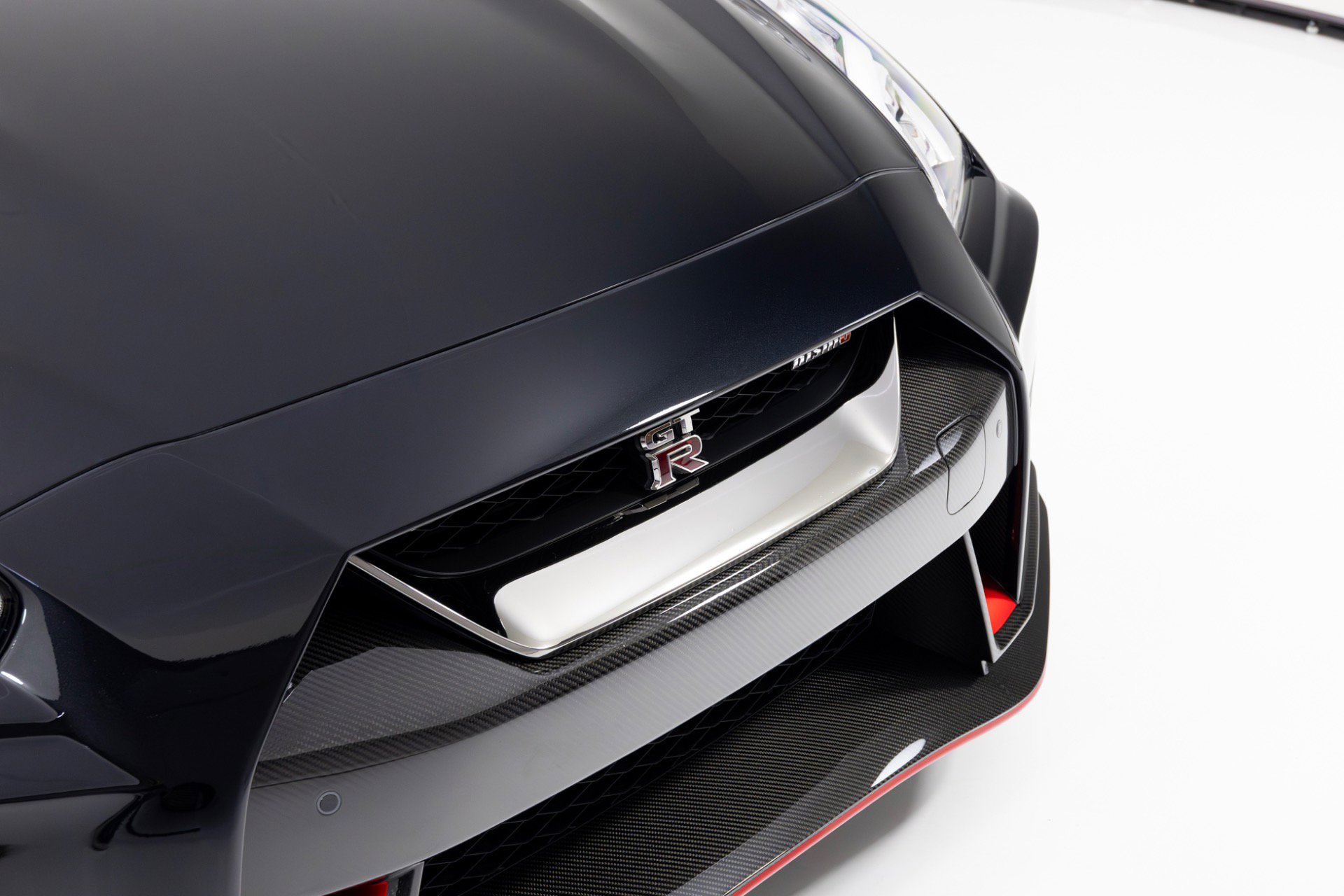 Used 2017 Nissan GT-R NISMO image 42