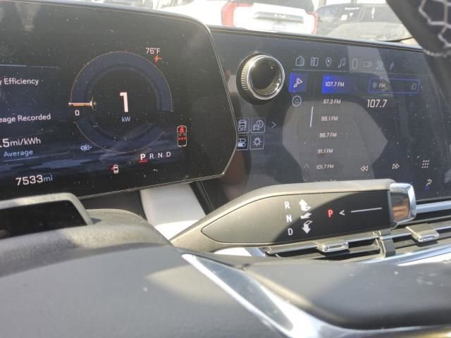 Used 2024 Chevrolet Equinox EV LT w/ Active Safety Package 3 FWD image 6