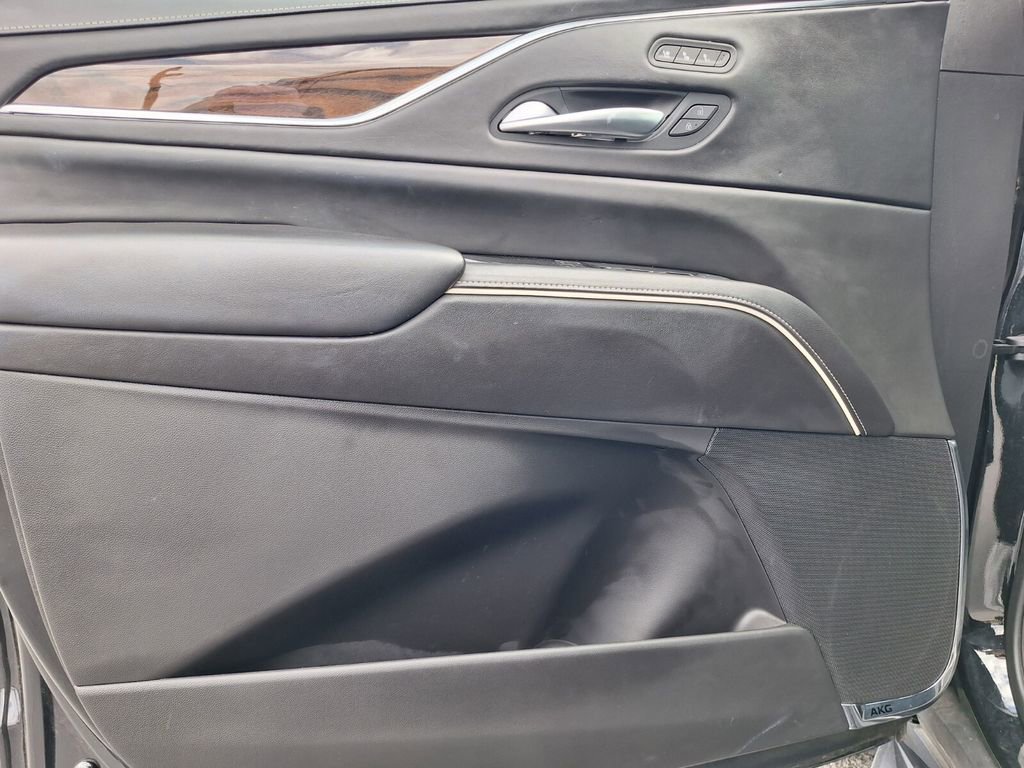 Certified 2023 Cadillac Escalade ESV Sport Platinum w/ Heavy-Duty Trailer Package image 36